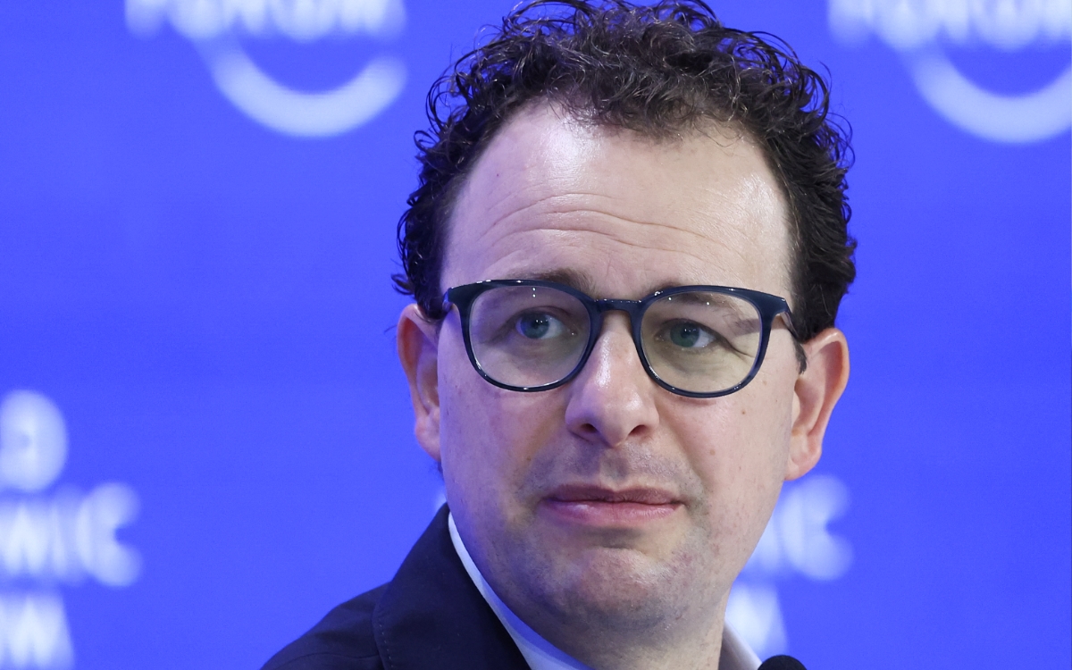 AristeguiOnline's tweet photo. 🚨 CEO de Anthropic pide frenar el ritmo del desarrollo de la IA; Altman y Musk coinciden https://t.co/r6KZ9AJGct https://t.co/JoRbny43Pe