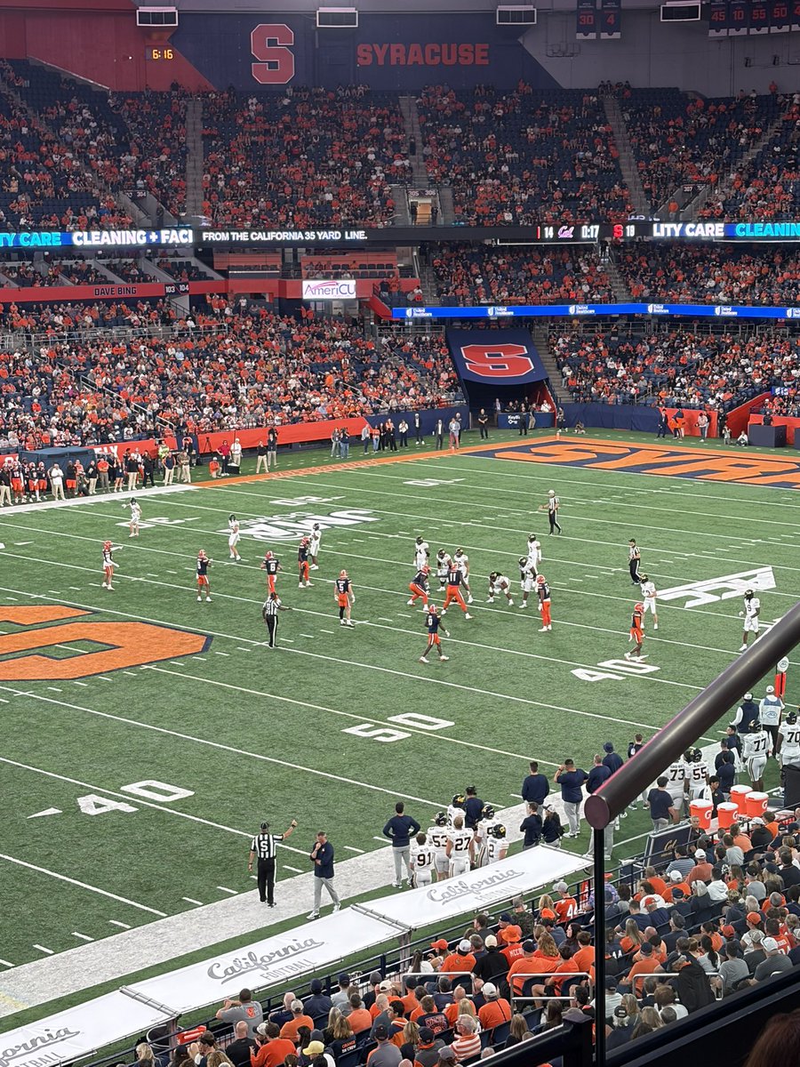 cusemodejimbo_'s tweet photo. WHAT THE FUCK IS THIS GAME? ๐ตโ๐ซ๐ซช๐ฅด
#SYRvsCAL #GoCUSE #FreakWeek #Calgorithm https://t.co/5cJdQGF1hv