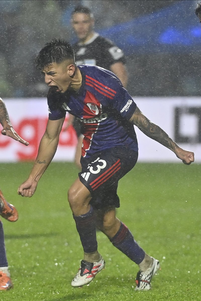 RiverPlate's tweet photo. PARA GRITARLO ASÍ 🤍❤️🤍 https://t.co/WYkkRSxJok