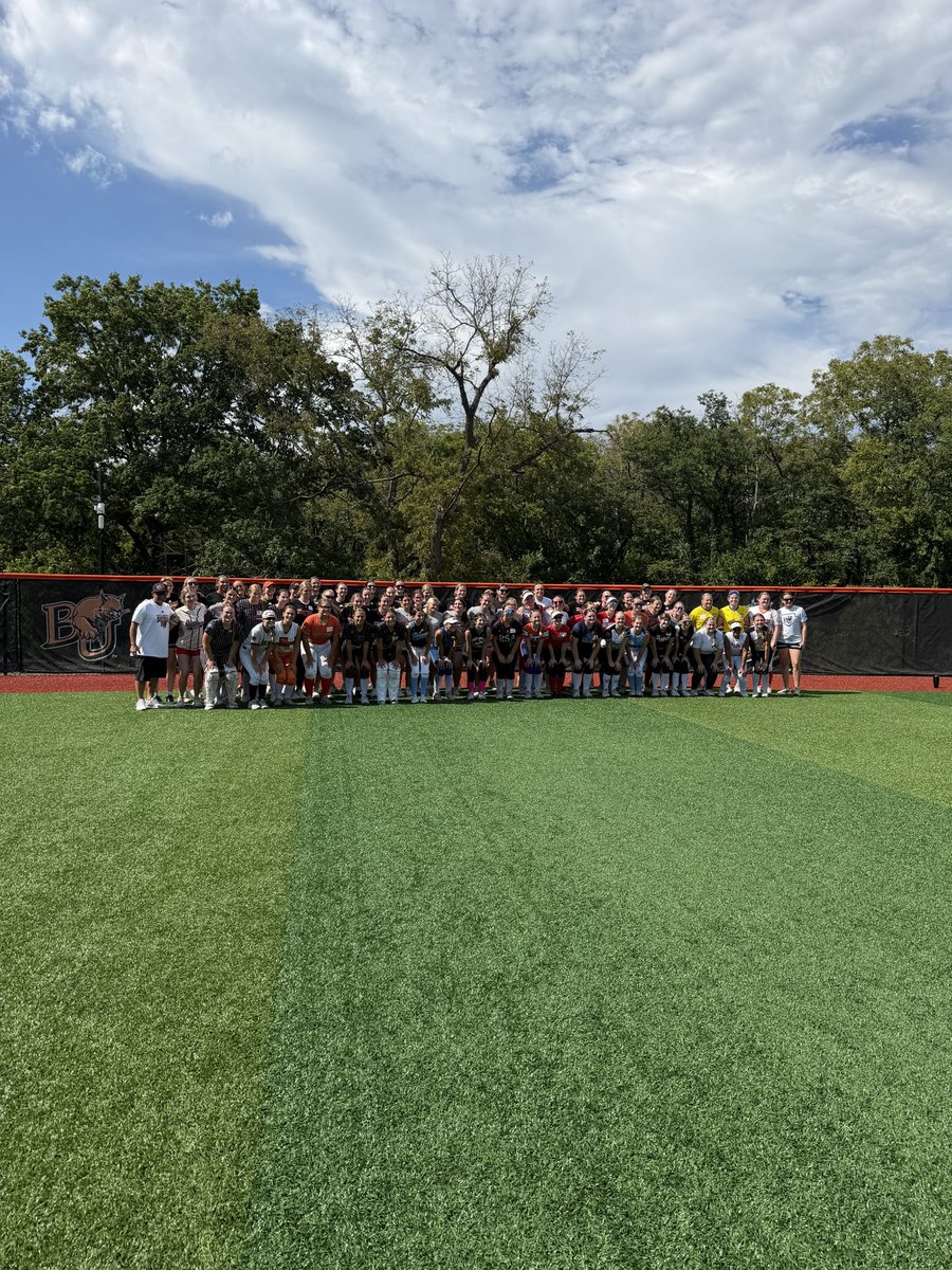 LaineeySD's tweet photo. Baker for the win! I had an amazing camp ran by Coach Tony and his girls. Can’t wait to come back and visit Kansas once again.

#GoWildcats https://t.co/NDkD0eeWBT