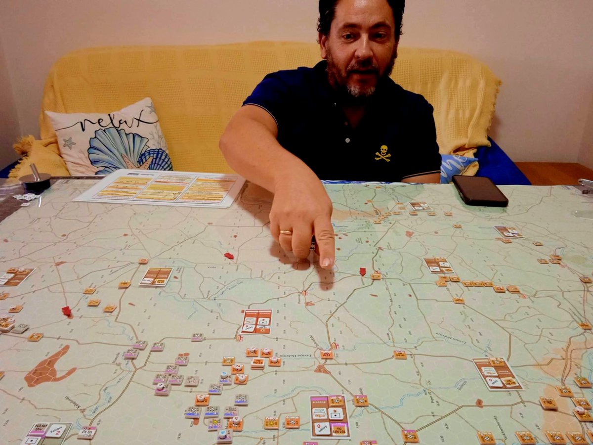 SanchoMateos's tweet photo. Terminamos nuestro segundo día de kedada con @PaulPanosky jugando tres turnos del #InflectionPoint ...la campaña de Kalach es una buena muestra de las virtudes del sistema #BCS....unos Alemanes desatados que no fallaban ningún ataque, excepto las 2°activaciones ...@MultiManPub https://t.co/7TGjw3KkOS