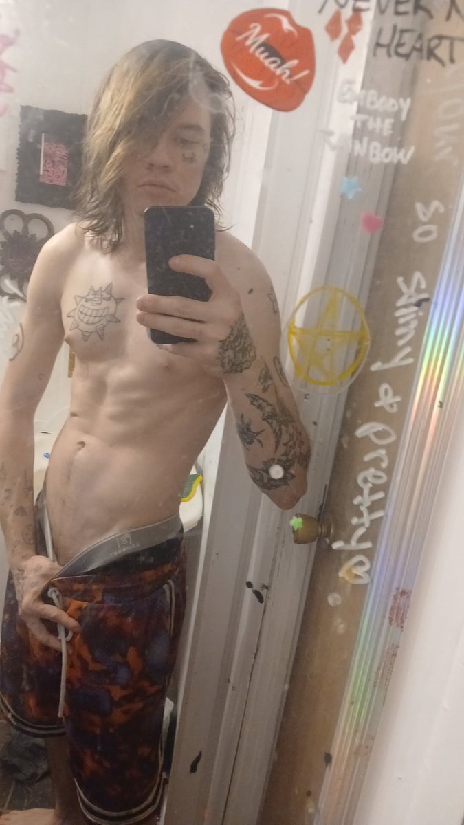 Crashingmore's tweet photo. Skinny twink bisexual bf who wants me? https://t.co/y9kh9kV6TC