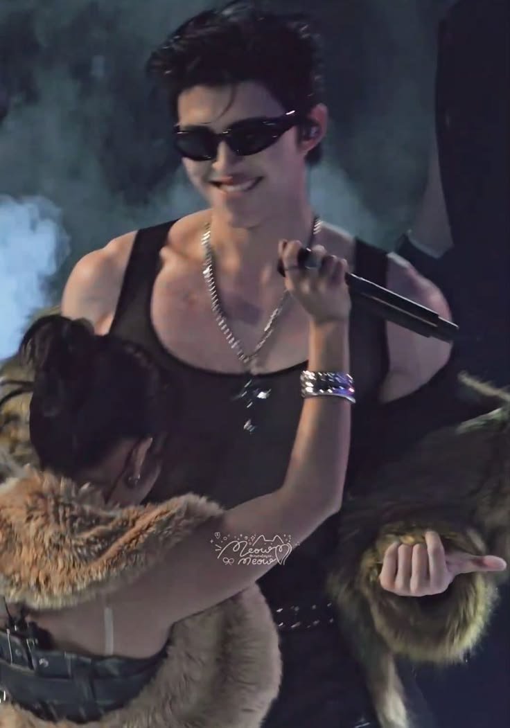 theshadowl1kem7's tweet photo. no wonder phuwin's obsessed with his animalistic body, just looking at him is enough to lose my virginity. he literally shouts "come&amp;lick every inch of me" and if there's a chance istg i wouldn't waste any piece of him but luckily there isn't cuz don't want pw committing murder❤️ https://t.co/UfasF4on6P