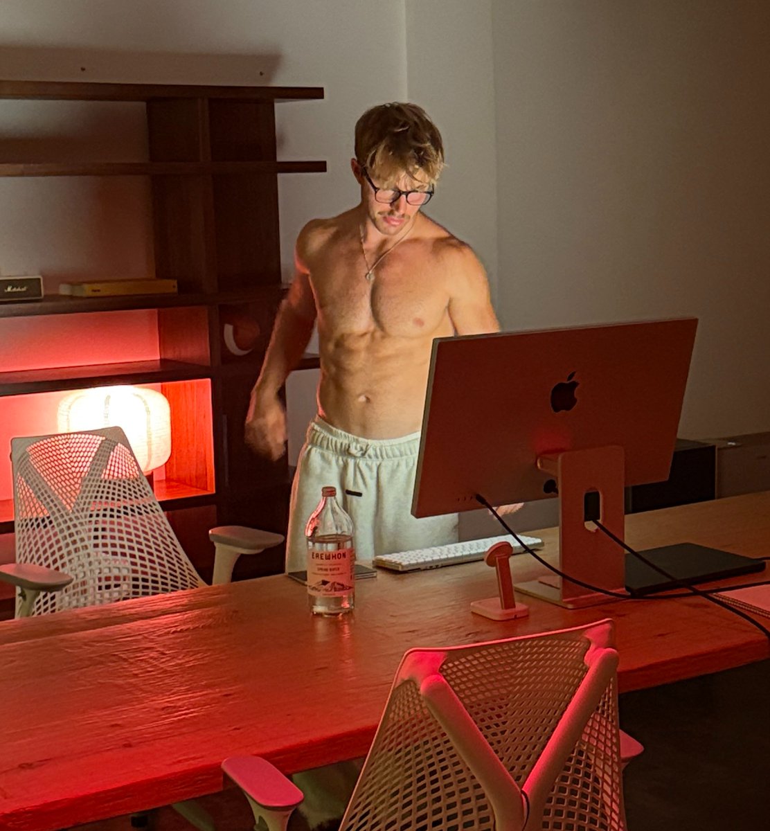 cormachayden_'s tweet photo. top founders today train like elite athletes

peak mental performance is built on physical health

a decade ago winning meant stacking hours hunched over a laptop

today's founders are competing in hyrox, winning triathlons and benching 225

rigorous exercise improves general cognition, memory and executive function

pushing your body to its limit trains your mind for the discipline and intensity it takes to outperform, and run laps around desk zombies

the marketplace is an arena

other founders are ultimately your competition. whoever can last longer with more intensity wins

to win in business today you need to be a savage about your health:

- resistance training + cardio 
- 9 hours sleep
- progressive overload
- clean diet

if your body isn't the first company you run, your business will lose