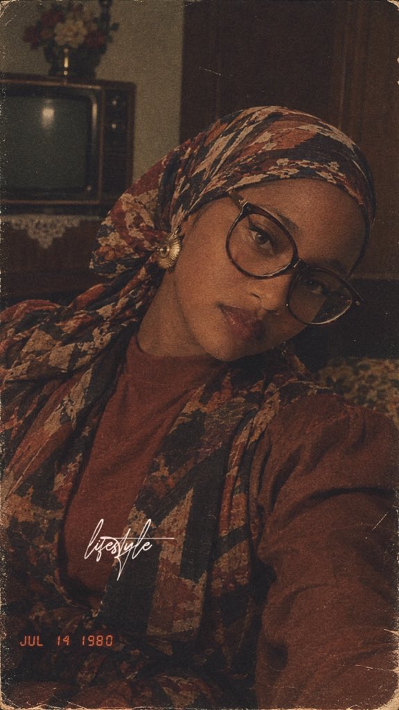 Reeymarh_Mahmud's tweet photo. A little vintage, a little mysterious, still very much me🤎Hello from 80’s https://t.co/bMcU1qYmg9