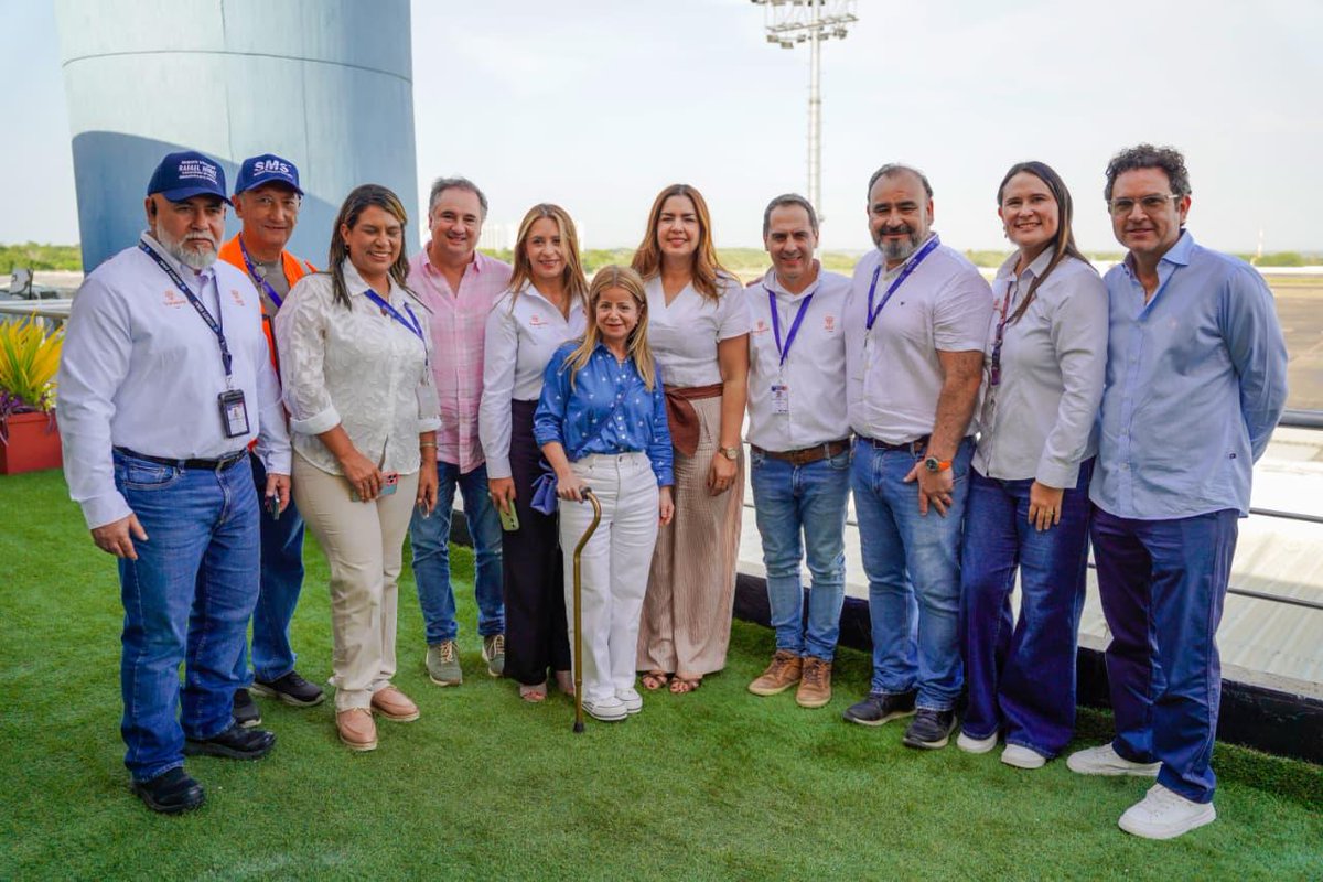 aeroCTG's tweet photo. Hoy recibimos en el Aeropuerto Internacional Rafael Núñez a la Ministra de Transporte @elsanoguerabaq  y al Alcalde de Cartagena @dumek_turbay , junto con sus equipos de trabajo, para presentarles en detalle los avances del proceso de modernización de nuestra terminal. https://t.co/qHW15Hjiw2