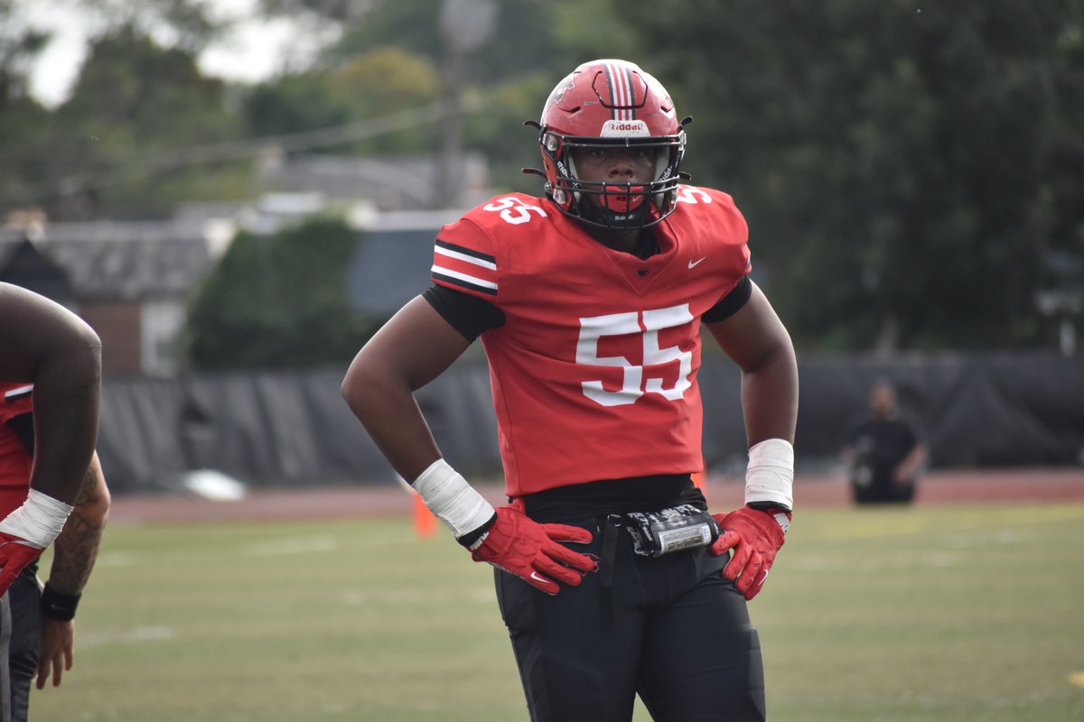 PRZVicCastillo's tweet photo. Coaches make sure to get your live evaluation on Imhotep OT @BrownNabree30 (2029) and Malvern Prep EDGE @ParkinsonIV (2028).

They are both worth a couple of hours of travel to see in person IMO. @PrepRedzone https://t.co/zdIyb1meTH