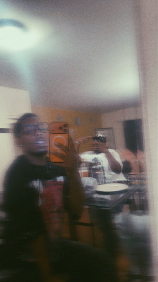 lifeofrankie's tweet photo. No photoshop, don’t need it Yeah, on god I Guarantee it https://t.co/MFpjiTlQ2l