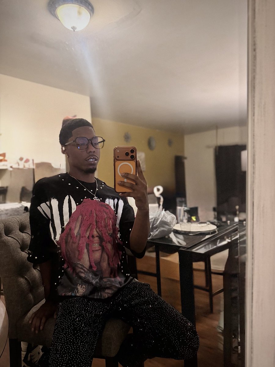 lifeofrankie's tweet photo. No photoshop, don’t need it Yeah, on god I Guarantee it https://t.co/MFpjiTlQ2l