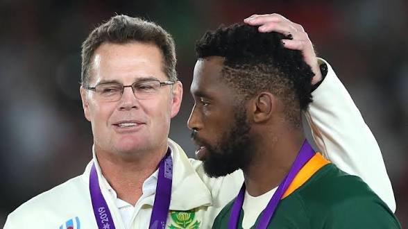 ThembaRumbu's tweet photo. Rassie Erasmus and Siya Kolisi are showing South African what can happen if we work together🇿🇦🇿🇦 #Springboks #RSAvNZL #RugbysGreatestRugby https://t.co/JhWnFKLuyg