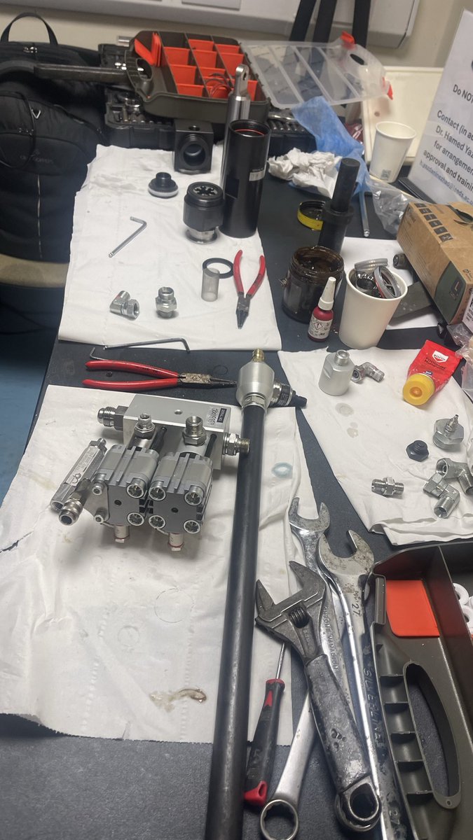AdventurousComp's tweet photo. Thanks to @CiCiject for their sophisticated service and technical support at @UniversityLeeds 🙏💪

#composite #RTM #manufacturing https://t.co/B6XASlR7oM