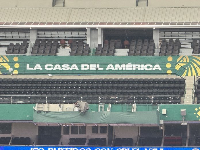 Kmikaze_siempre's tweet photo. De local o de visita...

Siempre será tu casa, América. https://t.co/F7GLhUB3LI