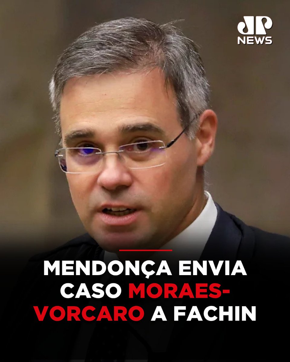 JovemPanNews's tweet photo. O ministro André Mendonça, do Supremo Tribunal Federal (STF), encaminhou ao presidente da Corte, Edson Fachin, um procedimento relacionado à investigação sobre a relação entre Alexandre de Moraes e o empresário Daniel Vorcaro, do Banco Master.

A medida segue uma decisão que determina o envio prévio à Presidência do STF de possíveis investigações envolvendo ministros do tribunal. O procedimento reúne informações analisadas no âmbito do caso Master.

O encaminhamento ocorre em meio à crise interna na Corte, marcada pela troca de acusações entre Moraes e Mendonça e pela discussão sobre o acesso aos dados apreendidos nas investigações.

🔗 Leia a matéria completa em: https://t.co/5eLOkw2Kb0
📺 Confira na JP News
📌 Siga o nosso perfil @jovempannews

#JovemPanNews #Fachin #Moraes #Vorcaro