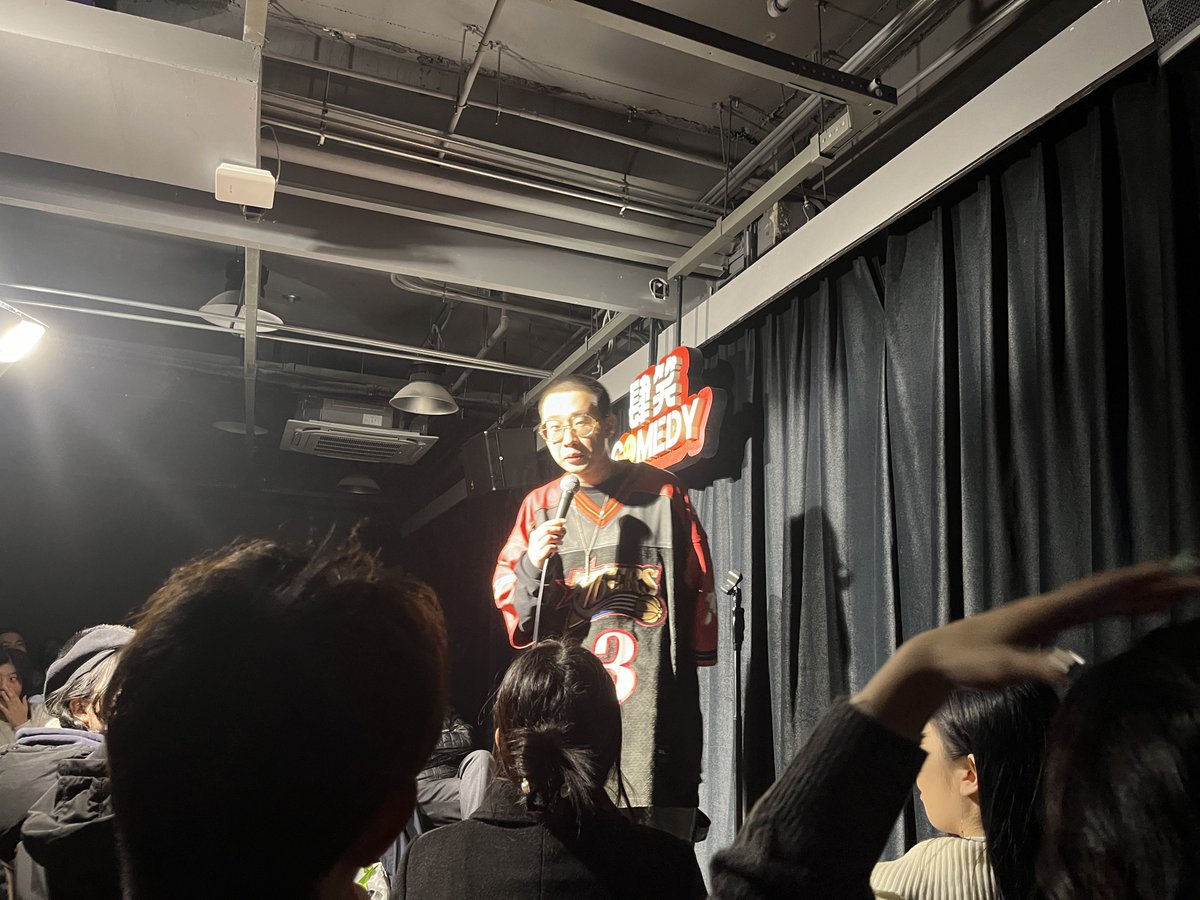 ariee650300's tweet photo. Just got roasted by a penguin ventriloquist at the comedy show—my ego’s smaller than a minion’s shoe. 10/10 would let a bird with a puppet drag me again. ， https://t.co/43Az8OHpOV