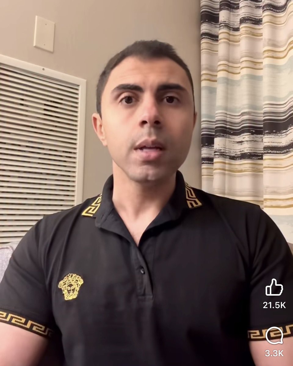 LoayAlkhteeb's tweet photo. الراجل المحترم اللي في الصورة دي هو كابتن طيار مجدي علي، مصري مقيم في أمريكا، ونشر فيديو من يومين بيتكلم فيه عن مشكلة اتعرض لها في شقة اشتراها في العاصمة الجديدة.. 

بعدها، نشر فيديو بيقول فيه معلومتين مهمين:

الأولى: في مسؤولين كلموه علشان يحلوا المشاكل..

التانية: هو حذف الفيديو، لكن مش بطلب من المسؤولين دول، ولكن بإرادته هو بعد ما قنوات "من توجه سياسي معين"، وطبعا يقصد مطاريد الإخوان، اتواصلوا معاه علشان يطلع يتكلم عن المشكلة، وعرضوا فلوس كتير!!!

فلوس كتير مقابل ايه؟ مقابل إنك تعرض مشكلة حصلت وانت بتشتري شقة؟ أكيد لأ، ولكن مقابل تشويه العاصمة الجديدة..

الكابتن مجدي لما شاف اللي حصل، بيقول انه اتأكد من وجود جهات عايزة البلد تولع، فمسح الفيديو بنفسه.. وطبعا ده واحد مقيم برا لا هيخاف ولا محتاج يطبل مثلا، وعنده مشكلة كمان..

الراجل المصري الوطني الجدع المحترم ده، فضح الإخوان وإجرامهم، واللي هو حكاه إثبات عملي إننا بنتعامل مع جواسيس مش أي وصف تاني..