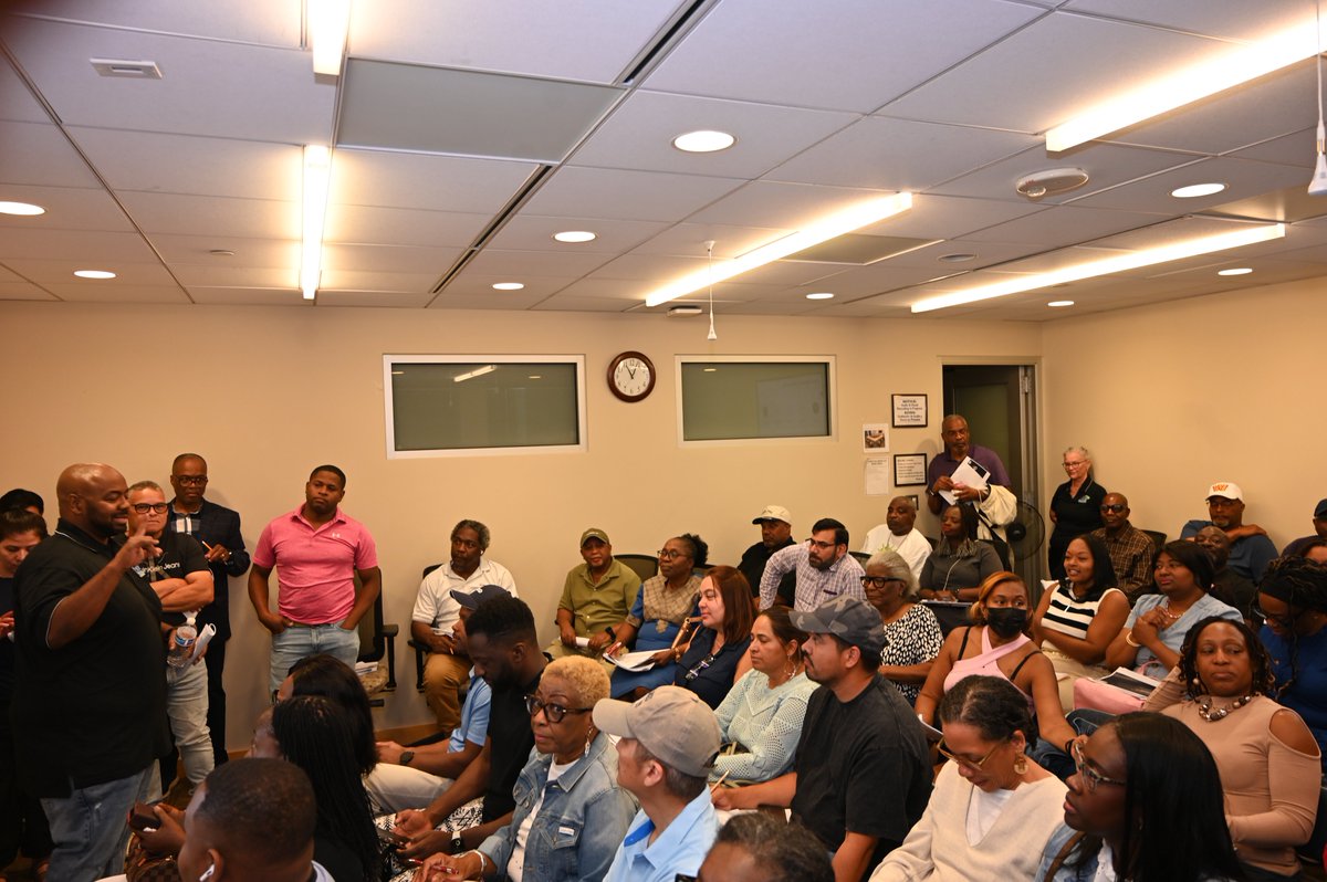 SuiteMagazine's tweet photo. Powerful presentations and information at the first-ever permit palooza this morning. Over 100 attended the three workshops on permitting, fast tracking and inspections. The day was kicked off by @pgcountyexec Braveboy who has been hands on in her approach to @PGCountyDPIE https://t.co/u2jyLg95Lm
