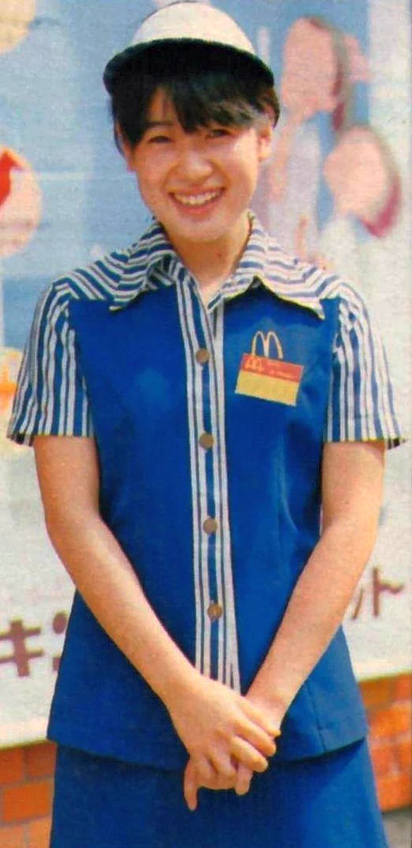 ろっしー в X: „昭和59年（1984年）のファストフード店員さんの制服