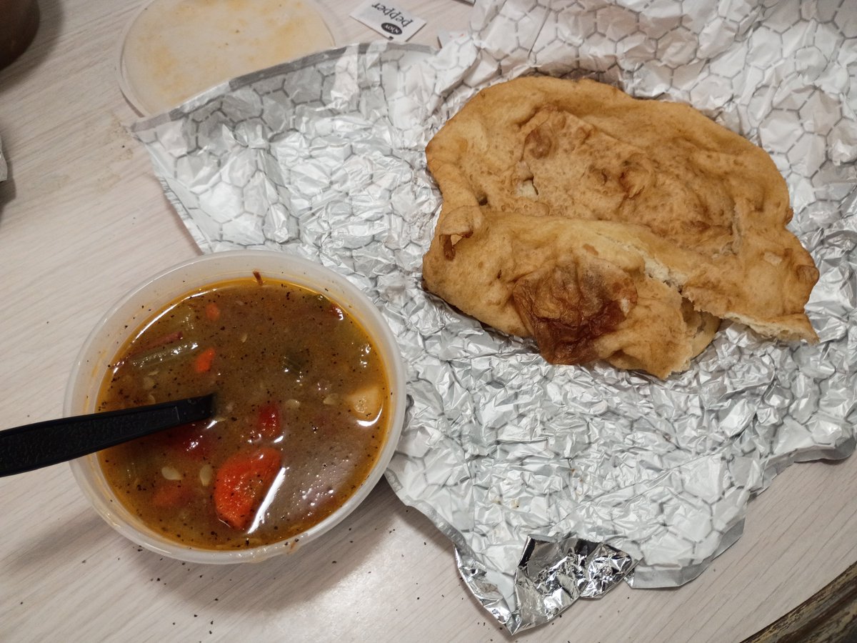 Cake_Kee_'s tweet photo. Vegetable beef stew
With frybread .
🤤🤤 .
Finely some native food
For dinner
Whoa that was good yo 🤤
#frybreadhouse
#nativecooking
#nativefood https://t.co/FoG3TWVsbx
