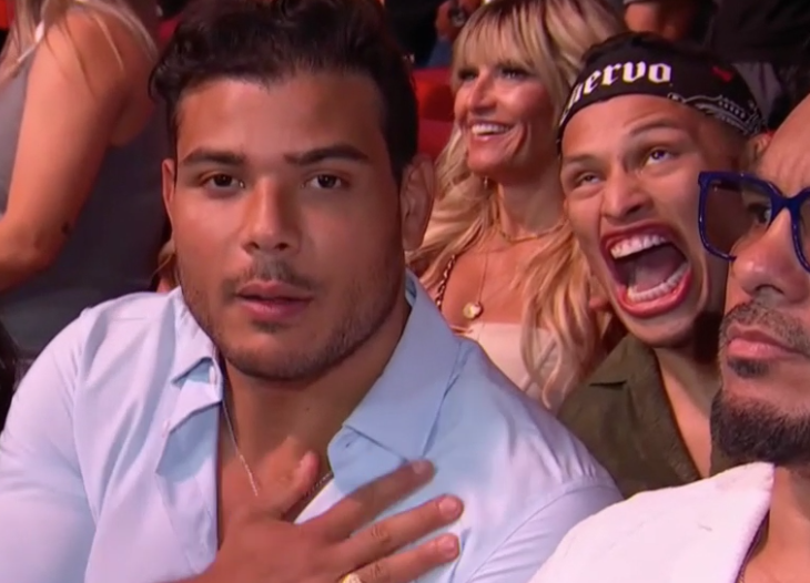 jedigoodman's tweet photo. Paulo Costa in the house.
#NocheUFC https://t.co/KYxhIBl5ys