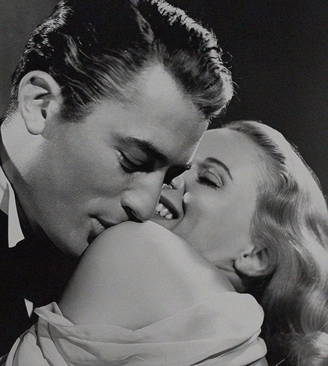 javacortes's tweet photo. Gregory Peck alongside Ann Todd in promotional stills for The Paradine Case, released in 1947. https://t.co/CmOdYcSxd3