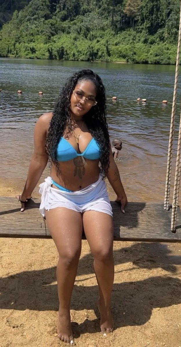 GoddesqueenE's tweet photo. I am living my best life . I bet you loosers can’t keep up!! 
#paypigs https://t.co/QjH3Ayzltl