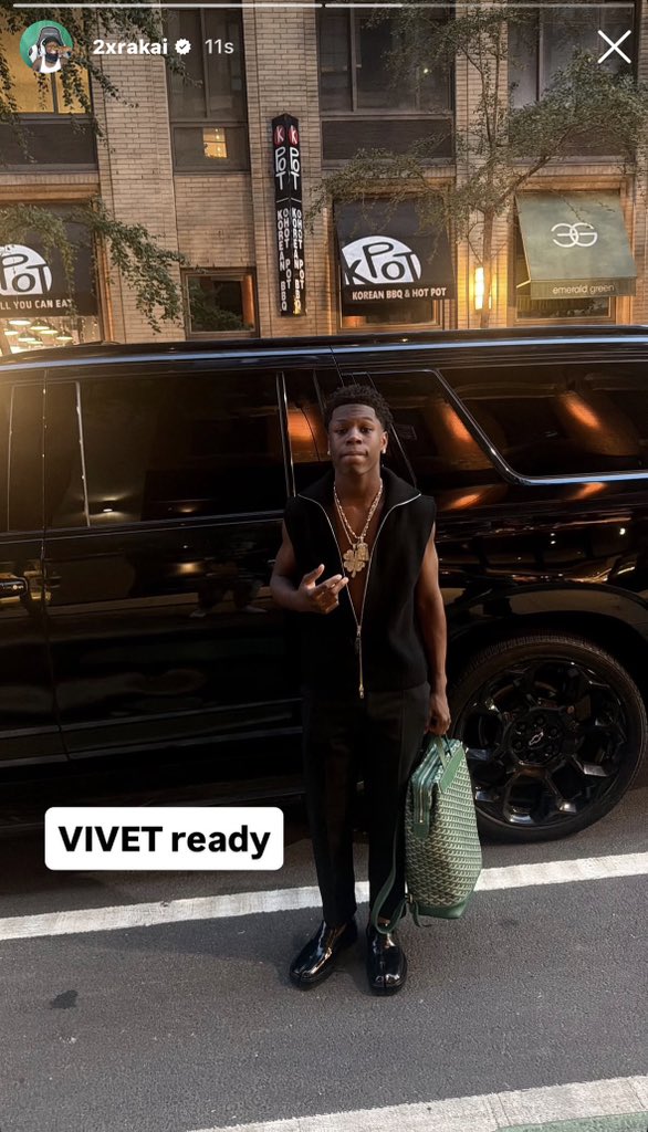 CloverboysLIVE's tweet photo. RAKAI IS READY FOR KAI’S VIVET RUNWAY SHOW IN NEW YORK 🗽🔥 https://t.co/mLD5XtJSfF