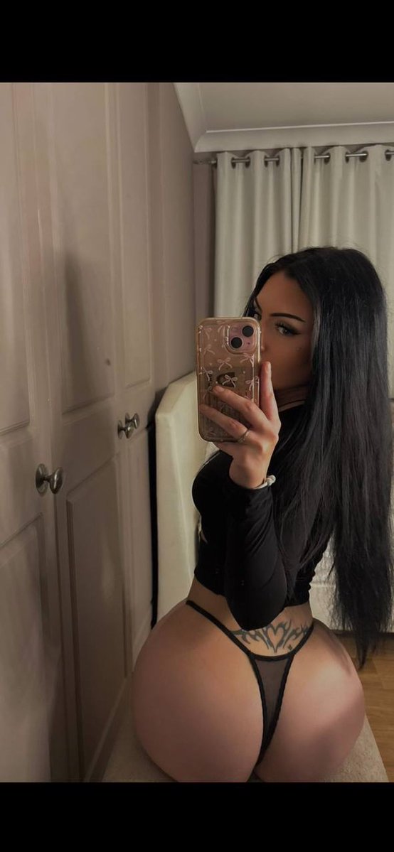 BoredBullxUk's tweet photo. Meet Erin. Sexy af 21 year old cumslut. Her bf can’t help but share her in my dm’s and says she really needs a better dick to bounce on. 

Any other cucks got a slut that can compete with this whore? 🥵 https://t.co/CB9S0n1lTu