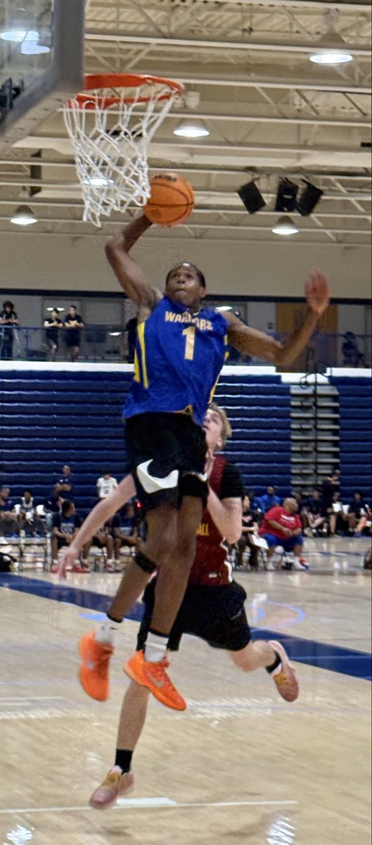 NorfolkKnights's tweet photo. Hampton Christian 6’4 2028 Justice Powell with a thunderous dunk!   He’s one of the best 2028 prospects in Virginia!  We featured the high flying and versatile guard previously, here it is: @BigShotsToday @BigShotsGlobal  https://t.co/OQvlD9gtnQ https://t.co/AM2iNwoIvW