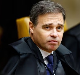RuellesEvandro's tweet photo. André Mendonça NÃO É MAIS RELATOR dos casos do INSS e do Banco Master.
Parece que Deus está realmente no controle. https://t.co/ayGeHbvlQE