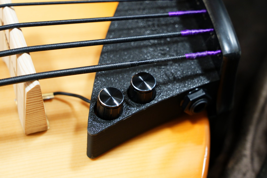 ties__store's tweet photo. Marco Guitars &amp; Bass Marcustico 5 Ochre Burst

すぐにお客様のお手元に飛び立ってしまいましたがちょっとご紹介させてください。

このジャンルのベンチマーク、とされている理由がよくわかりました。

そして、楽しいベースでした。

https://t.co/6DP24iMLOC https://t.co/Q0sFnr1xMH