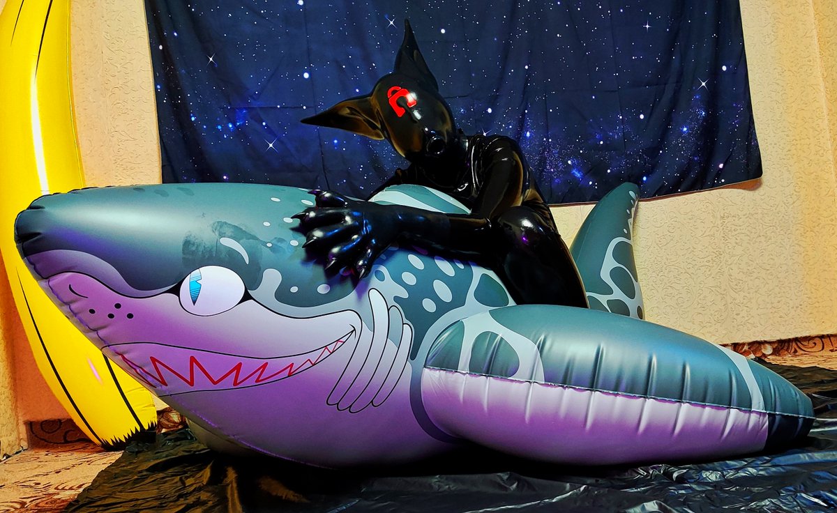 __apple_jelly__'s tweet photo. #inflatable #latexdrone #inflatabletoy https://t.co/4Mm6ADl50I