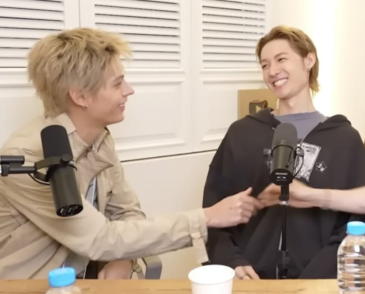 withcortis4life's tweet photo. i love the way martin looks at his james hyung with so much adoration and admiration. https://t.co/S8DMbpEOSC