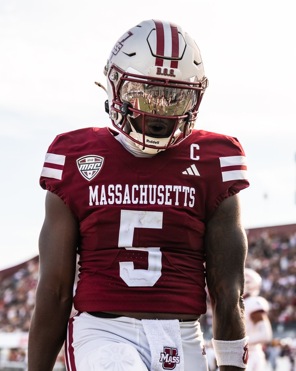 UMassFootball's tweet photo. Handled business at home 📈

#Flagship 🚩 https://t.co/hf8d3XQc8i