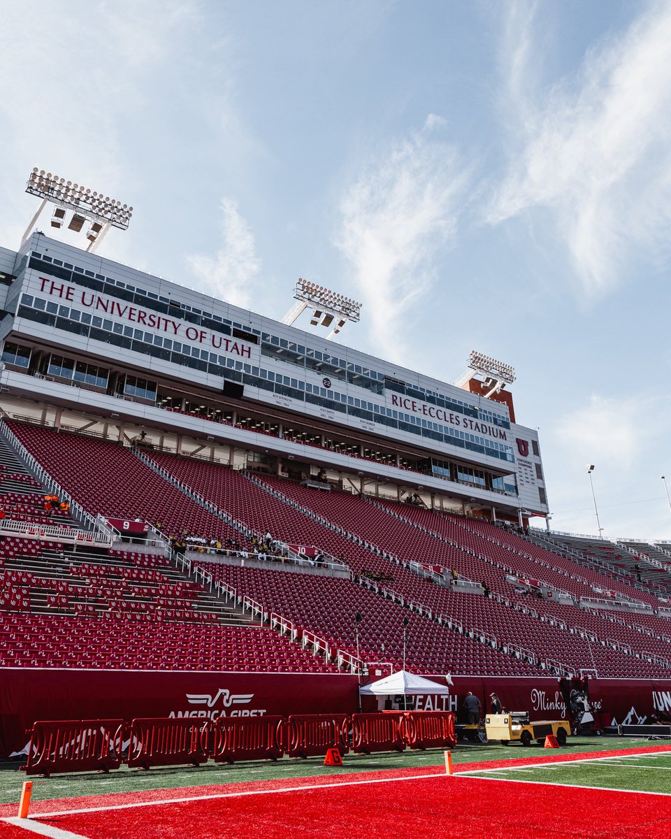 Utah_Football's tweet photo. Lookin’ forward to seeing 51,444 of our closest friends shortly ⏳

#GoUtes | #RSNB https://t.co/WgWD5lITpG