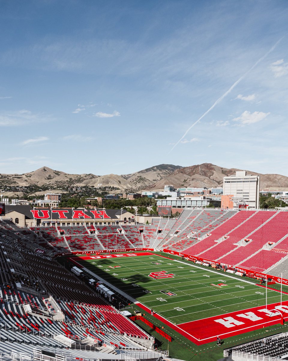 Utah_Football's tweet photo. Lookin’ forward to seeing 51,444 of our closest friends shortly ⏳

#GoUtes | #RSNB https://t.co/WgWD5lITpG