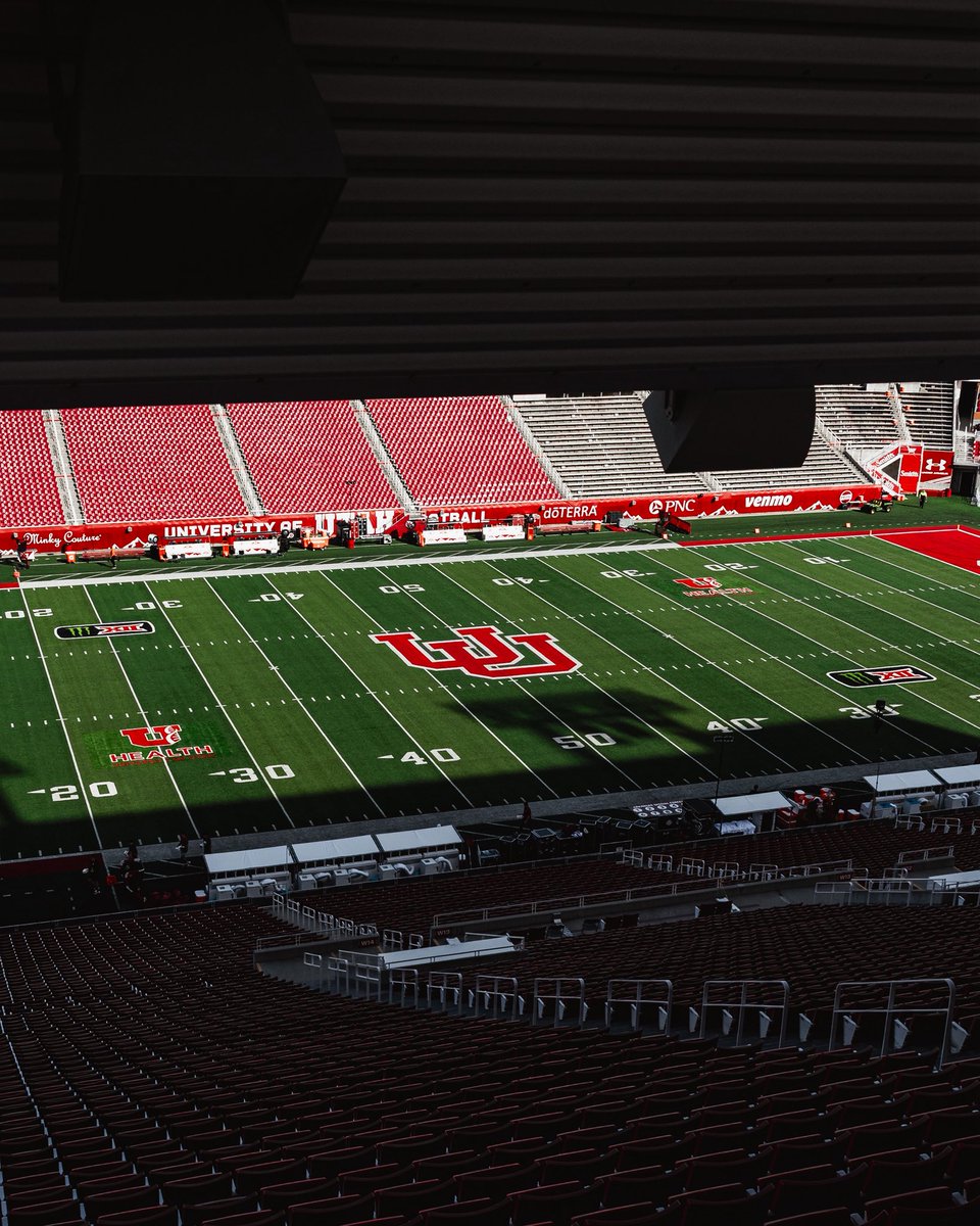 Utah_Football's tweet photo. Lookin’ forward to seeing 51,444 of our closest friends shortly ⏳

#GoUtes | #RSNB https://t.co/WgWD5lITpG
