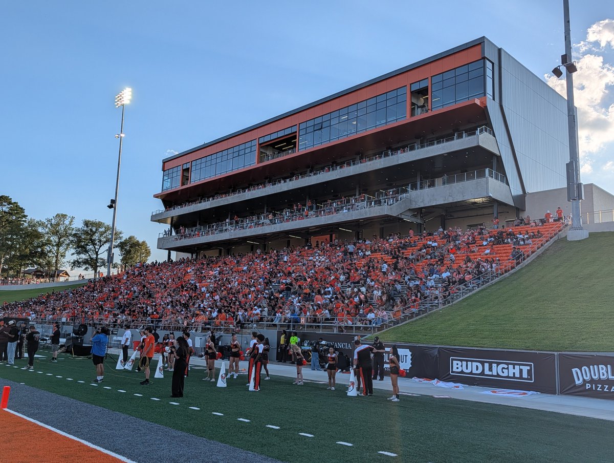 SSN_SHSU's tweet photo. Just about a full house for the Kats!! https://t.co/liBReEVTBt