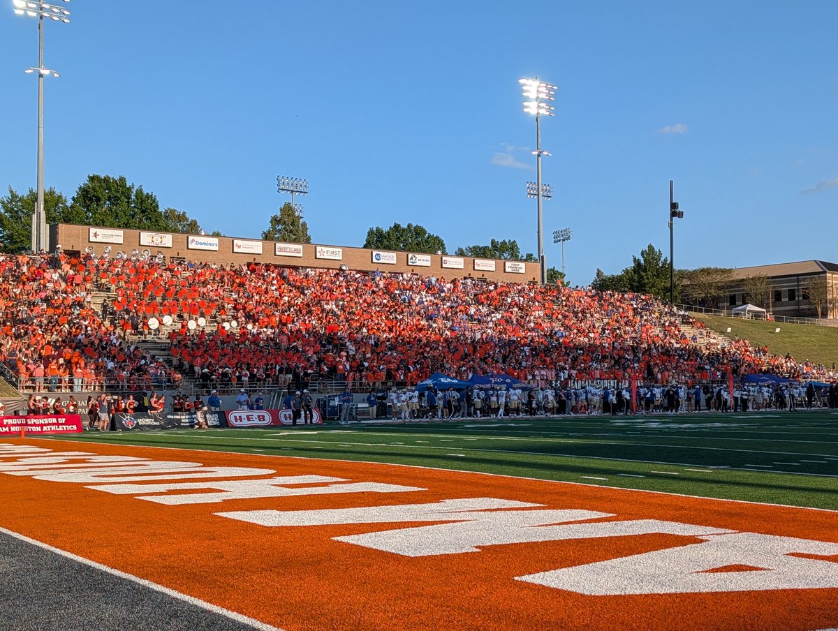 SSN_SHSU's tweet photo. Just about a full house for the Kats!! https://t.co/liBReEVTBt