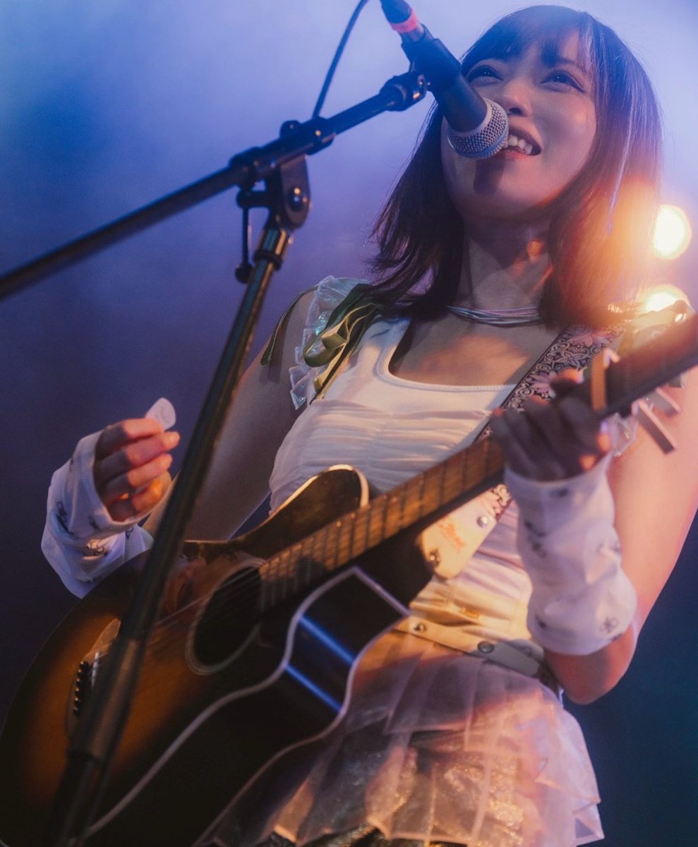 shionnu10's tweet photo. YAMAHAギター㊗️60周年🎸
お祝いコメントをHPに掲載していただきました📢
コメントはぜひこちらのサイトからご覧ください↓
https://t.co/Do7rQDkWnK
写真はいつも使っているYAMAHAギター！最高なんだから👑 #YAMAHA https://t.co/8ZpmbSCUoW