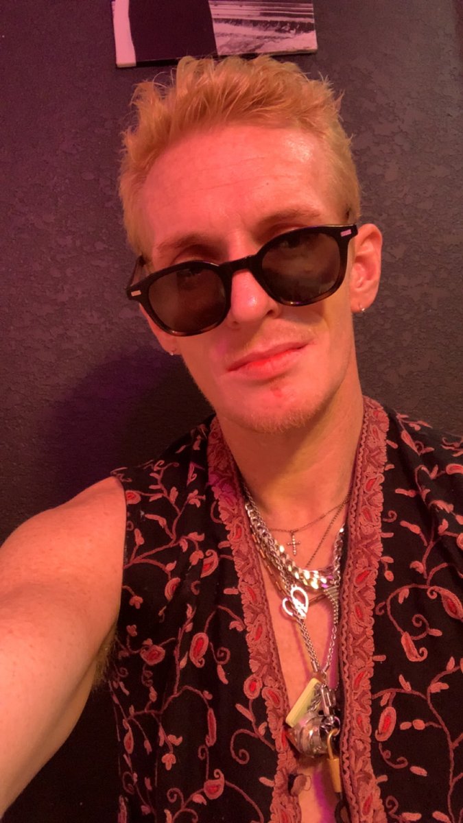 JakeHutch4's tweet photo. Been a long while since I’ve 
“tweeted”… I’m still around. Hey my peeps!?!! Wink I think… 🫵🏼🫦 https://t.co/RPLmAgo7iK