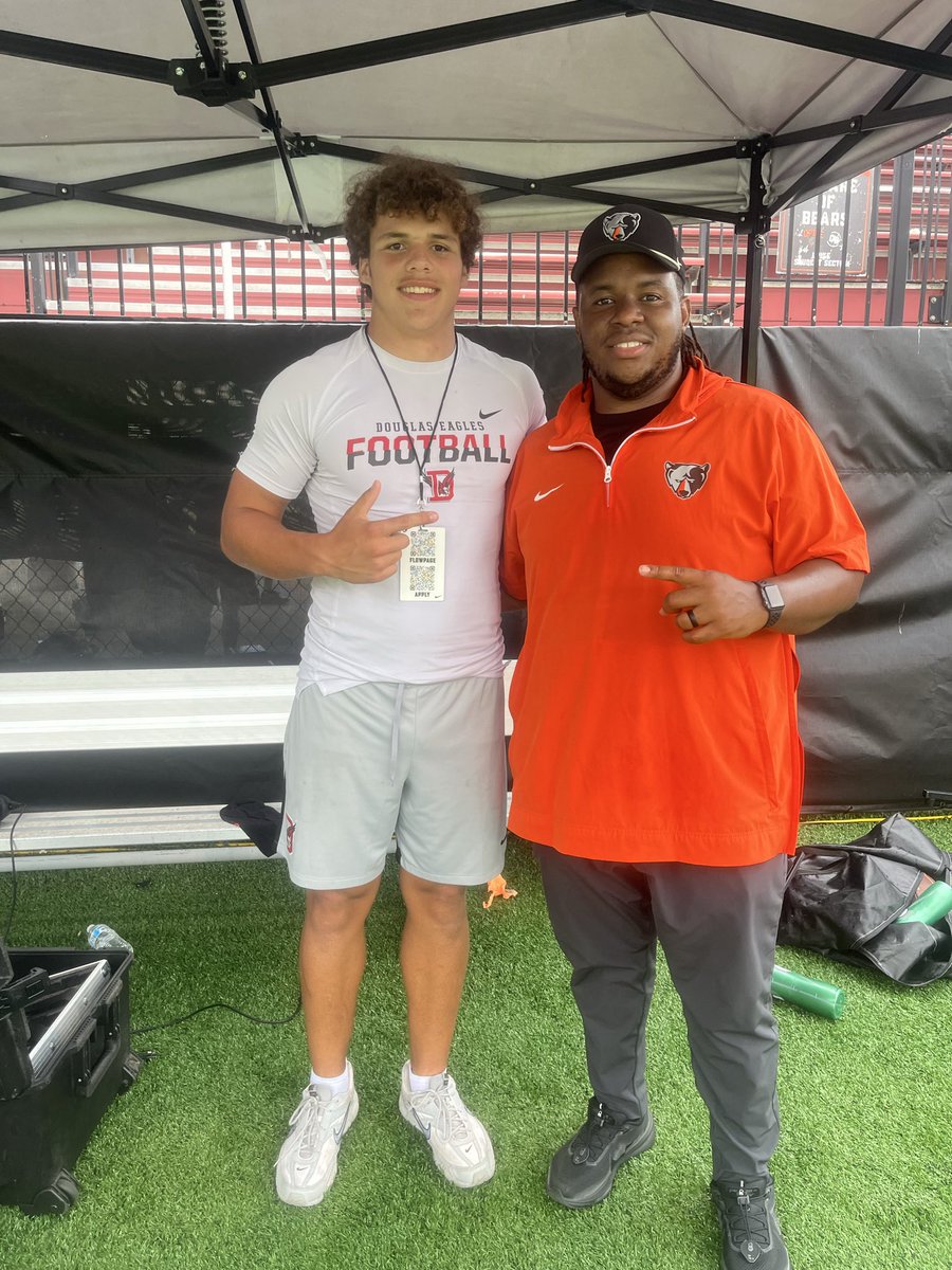Noahw10_10's tweet photo. Had a great time in Pikeville, Kentucky today with @UPIKEFOOTBALL. Huge home win. Bear Down 🐻 
@HallTechSports1 @UnLockYourGame_ @CoachQTinsley @DouglasHighSch1 @GreenWaveFB @CoachL__ @PrepRedzoneAL @AL_Recruiting https://t.co/2fHWAFm3Ml