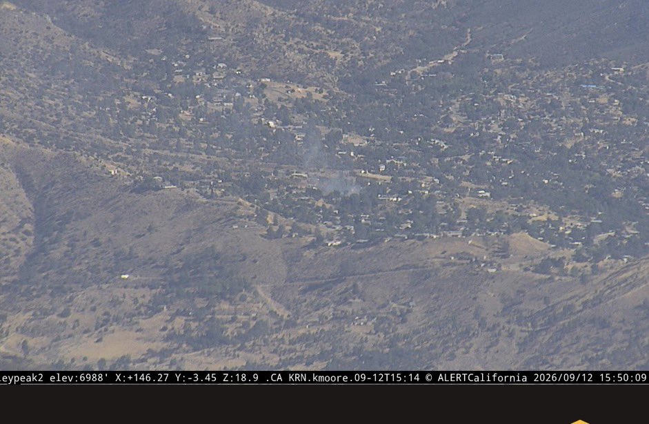 kerncountyfire's tweet photo. #VegetationFire #RockyFire
Forward progress has been stopped on the vegetation fire in Bodfish, dubbed the Rocky Fire. Fire crews remain on scene, so be advised of fire and emergency vehicles in and around the area. https://t.co/tUv9C8glzT