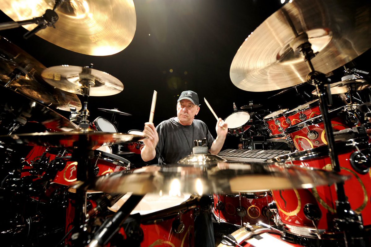 texbalou's tweet photo. @vivien2112 @RushHistory2112 @rushisaband @rushtheband The 🐐 https://t.co/oYczFrXvTa