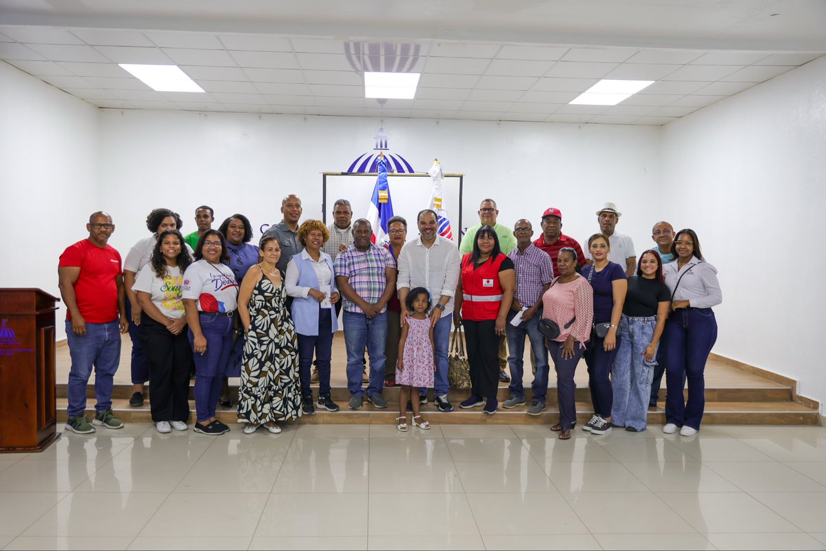 DefensorRD's tweet photo. Seguimos fortaleciendo la participación ciudadana desde los territorios. 🇩🇴🤝

En San Juan de la Maguana realizamos un encuentro de sensibilización y fortalecimiento de las Mesas Comunitarias del Defensor del Pueblo, un espacio para reforzar el conocimiento sobre su funcionamiento, alcance y papel como mecanismo de articulación entre la ciudadanía y nuestra institución.