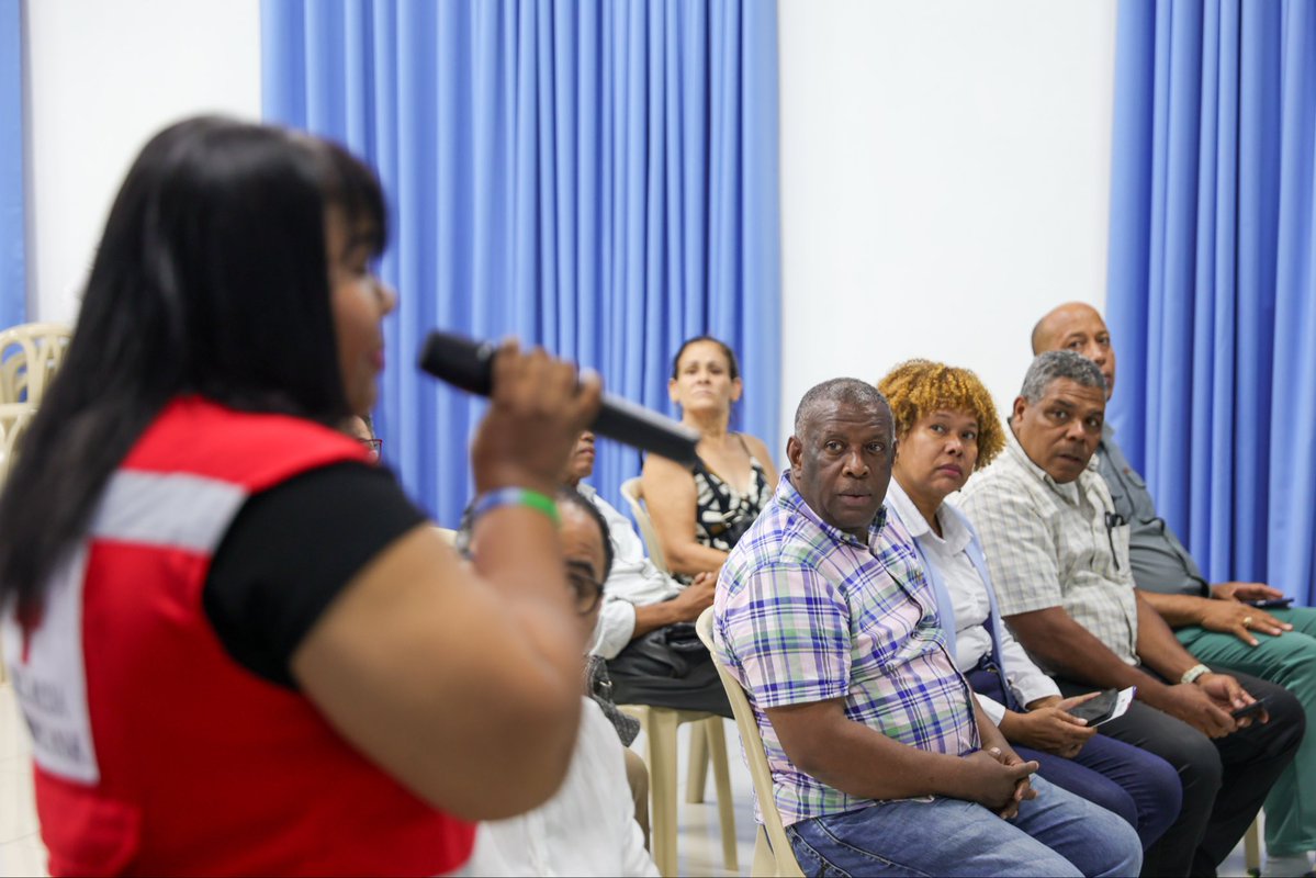 DefensorRD's tweet photo. Seguimos fortaleciendo la participación ciudadana desde los territorios. 🇩🇴🤝

En San Juan de la Maguana realizamos un encuentro de sensibilización y fortalecimiento de las Mesas Comunitarias del Defensor del Pueblo, un espacio para reforzar el conocimiento sobre su funcionamiento, alcance y papel como mecanismo de articulación entre la ciudadanía y nuestra institución.
