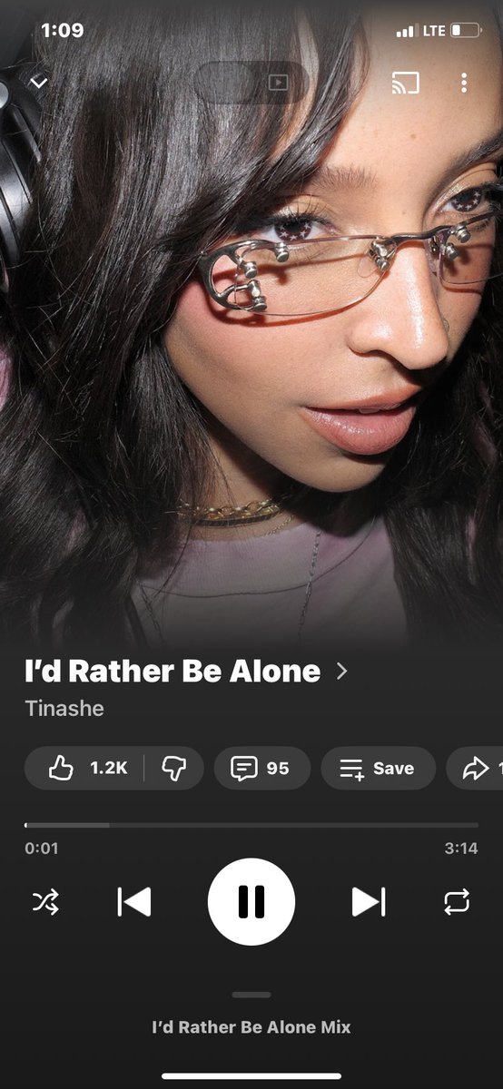 JakeHutch4's tweet photo. Loving the new stuff @Tinashe 🙌🏽🫶🏼🪢🧍🏼🕶️⛑️🎓👑🪖🧢🎩 https://t.co/LXP7Yz26yE