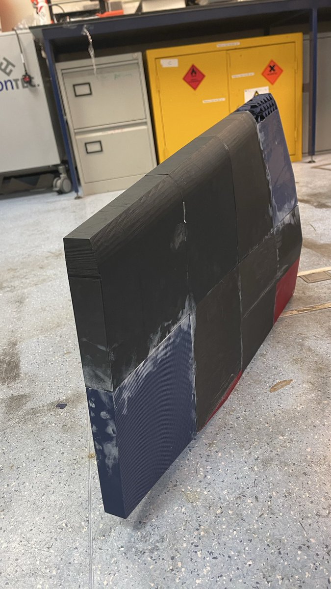 AdventurousComp's tweet photo. Our final-year Aero students at @UniversityLeeds design &amp; manufacture retractable, recyclable 3D-printed mould for producing a #CFRP #composite #aerofoil in our lab. 
Brilliant engineering, hands-on innovation &amp; a glimpse of next generation of aerospace talent! ✈️💪🔥
#3Dprinting https://t.co/k5ljESCUy7
