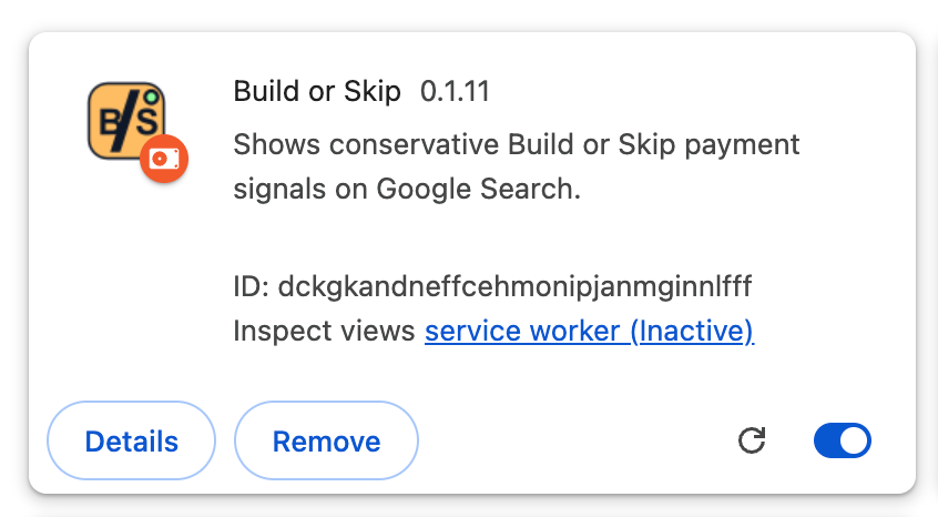hammers998's tweet photo. 《我做了个Chrome 插件：Google 搜索结果直接显示付费信号》

Build or Skip 最近做了一个 Chrome 插件。

安装之后，你在 Google 搜索时，每个搜索结果旁边都会直接显示这个网站的 Payment Signal。

也就是说，以后搜竞品、找需求，不用再一个个点进去研究。

你可以直接看到：哪些网站已经出现付费信号，哪些可能已经具备赚钱能力。

我觉得这个功能特别适合用来找机会。

比如搜索一个种子词，然后重点看：新站 + 有付费信号 + DR 还不高

这种站点往往意味着：需求已经有人验证，但竞争可能还没完全起来。

插件完全免费，目前还在 Chrome Web Store 审核中，审核通过后会上线。（更多能力陆续支持中）

如果想进一步看全网赚钱站点的收入榜、新站榜、增长趋势和更多筛选数据，可以直接去 Build or Skip。