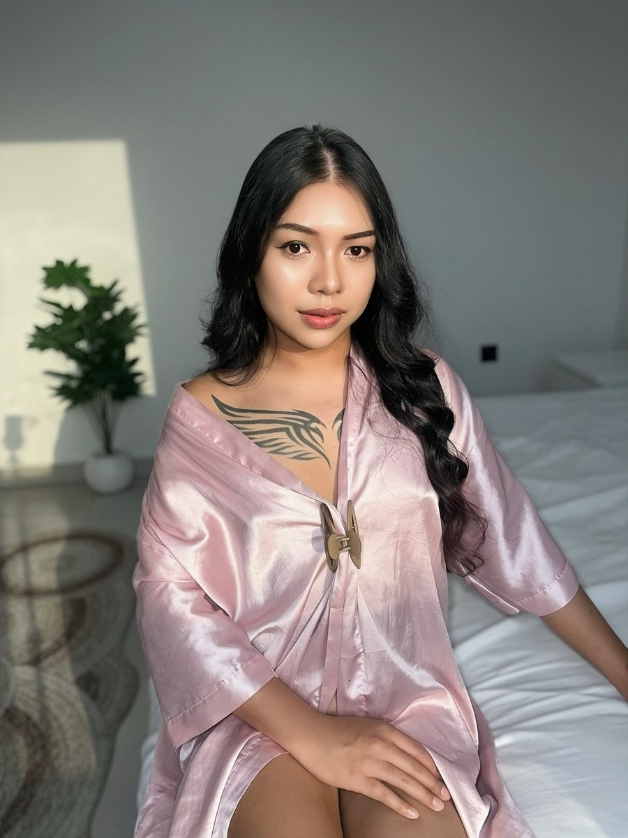cawsdle's tweet photo. #ladyboy_both_in_Jeddah #ladyboy_Jeddah #ladyboy_saudi 
#Jeddah https://t.co/9nxsCDWNxX