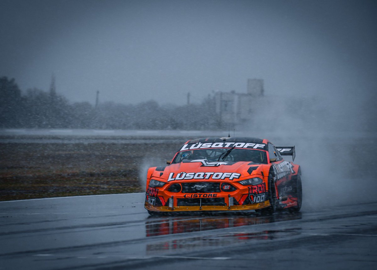 maurilambiris6's tweet photo. Fin de un sábado complicado en San Luis 🏁

Pudimos cerrar una clasificación lógica en la nieve en el P18 con el Mustang. Mañana será otro día con una condición climatológica distinta, a seguir trabajando 👊🏼🧡 https://t.co/SjXZmET6Wq